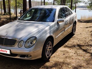2005 Mercedes-Benz E-Класс 240 III (W211, S211), серебристый, 870000 рублей, вид 2