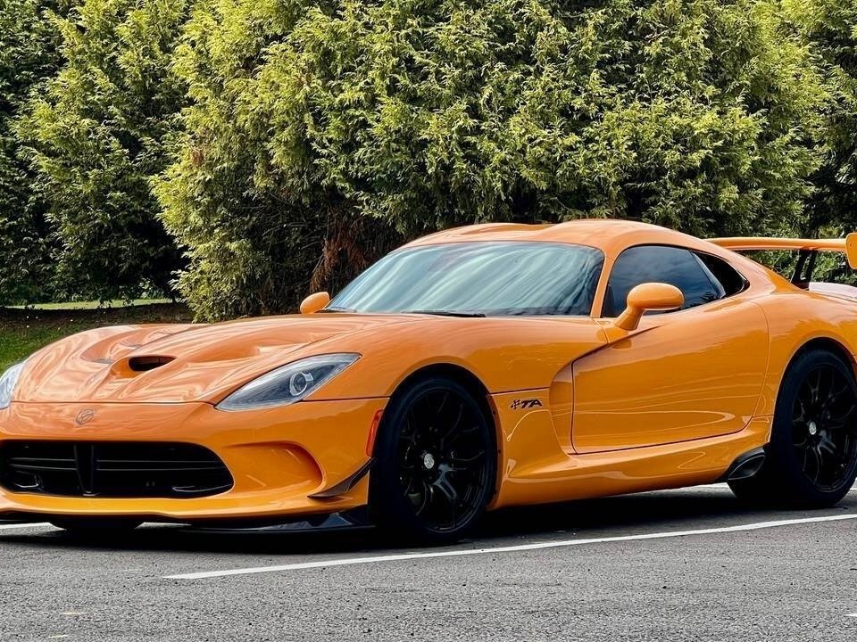 Открыть фотографии: Dodge Viper V