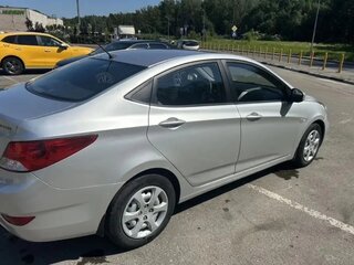 2012 Hyundai Solaris I, серебристый, 750000 рублей, вид 2
