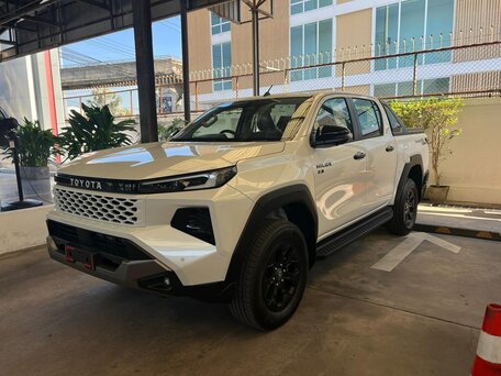 Toyota Hilux IX