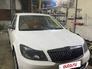 2013 Skoda Octavia II (A5) Рестайлинг, белый, 750000 рублей, вид 3