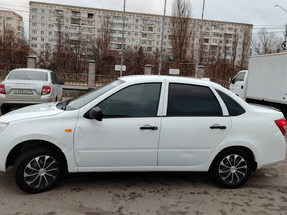 2014 Lada (ВАЗ) Granta I, белый, 399999 рублей - вид 3