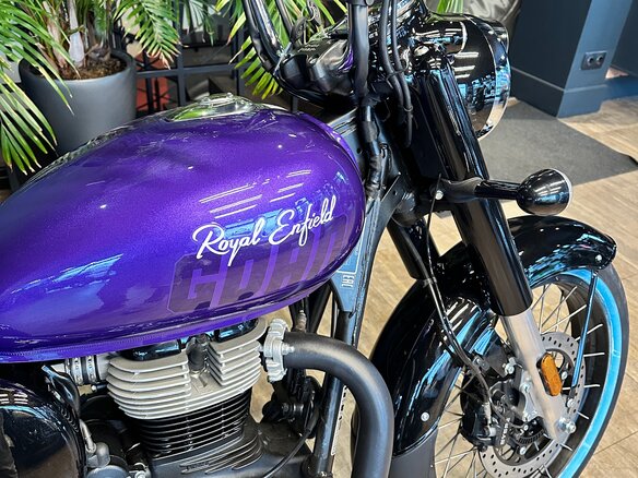 2026 Royal Enfield Goan Classic 350, фиолетовый, 529000 рублей - вид 1