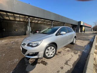 2014 Opel Astra J Рестайлинг, серебристый, 680000 рублей, вид 1