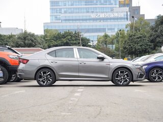 2026 Skoda Octavia IV (A8), серый, 2680000 рублей, вид 3