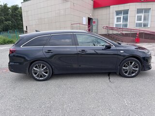 2022 Kia Ceed III Рестайлинг, чёрный, 1850000 рублей, вид 3