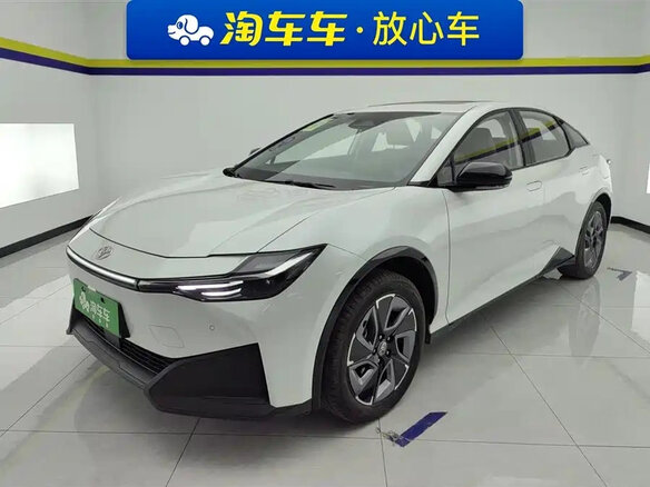 2026 Toyota bZ, белый, 3700000 рублей