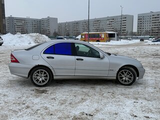 2004 Mercedes-Benz C-Класс 180 II (W203), серебристый, 600000 рублей, вид 5