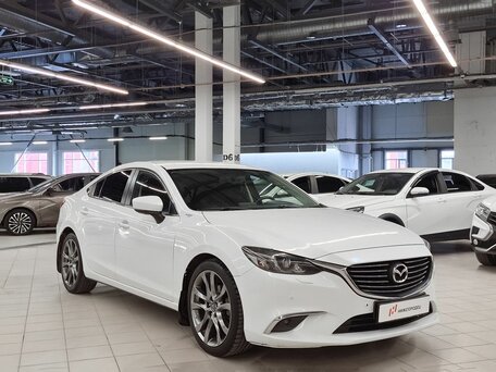 2017 Mazda 6 III (GJ) Рестайлинг, белый, 1709000 рублей, вид 2
