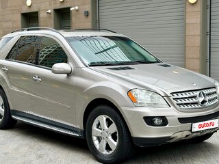 2005 Mercedes-Benz M-Класс 500 II (W164), серый, 1450000 рублей, вид 1