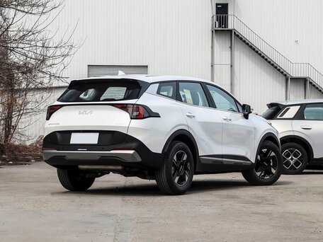 2026 Kia Sportage V Рестайлинг, белый, 3420000 рублей, вид 3