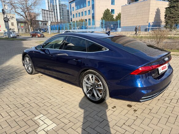 2020 Audi A7 55 TFSI II (4K), синий, 5550000 рублей - вид 4