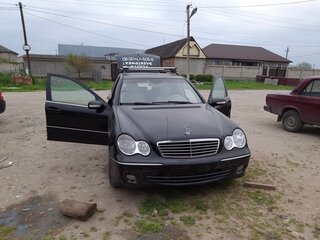 2004 Mercedes-Benz C-Класс 200 II (W203) Рестайлинг, чёрный, 600000 рублей, вид 1