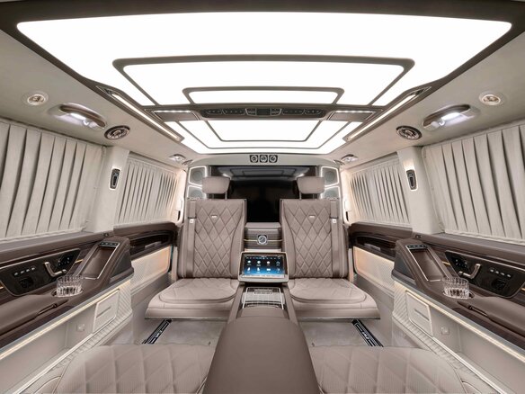 2026 Mercedes-Benz V-Класс 300 d экстра длинный III (W447) Рестайлинг 2, чёрный - вид 5