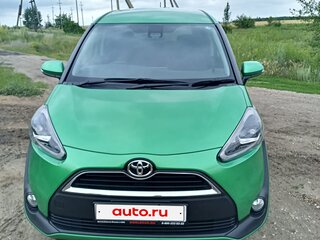 2017 Toyota Sienta II, зелёный, 1520000 рублей, вид 2