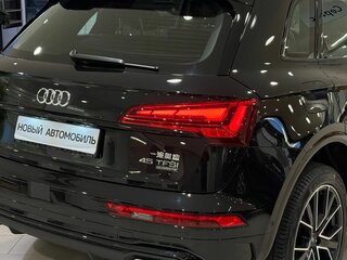 2025 Audi Q5 L 45 TFSI II (FY) Рестайлинг, чёрный, 5590000 рублей, вид 5