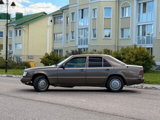 1990 Mercedes-Benz W124 230 4-speed, коричневый, 250000 рублей, вид 4
