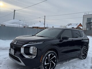 2021 Mitsubishi Outlander IV, чёрный, 3900000 рублей, вид 1