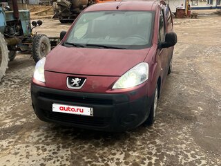 2010 Peugeot Partner II, красный, 800000 рублей, вид 2
