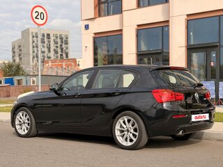 2017 BMW 1 серии 118i II (F20/F21) Рестайлинг 2, чёрный, 1499000 рублей, вид 3