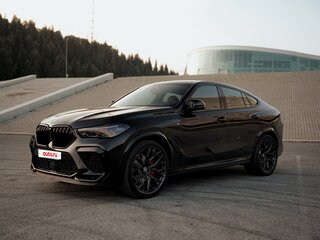 2022 BMW X6 40i III (G06), чёрный, 7790000 рублей, вид 3