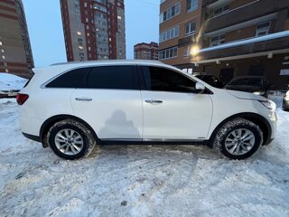 2019 Kia Sorento III Prime Рестайлинг, белый, 2500000 рублей, вид 2