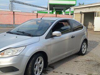 2010 Ford Focus II Рестайлинг, серебристый, 550000 рублей, вид 1