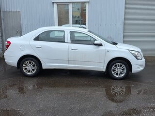 2021 Chevrolet Cobalt II Рестайлинг, белый, 1380000 рублей, вид 3