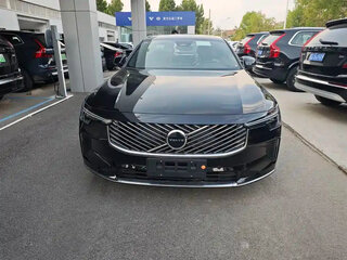 2025 Volvo S90 II Рестайлинг 2, чёрный, 5900000 рублей, вид 2
