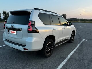 2021 Toyota Land Cruiser Prado 150 Series Рестайлинг 3, белый, 6300000 рублей, вид 3