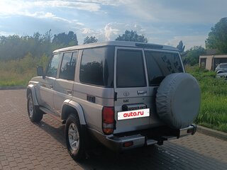 2012 Toyota Land Cruiser 76 70 Series Рестайлинг 1, серый, 3000000 рублей, вид 5