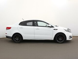 2016 Kia Rio III Рестайлинг, белый, 555000 рублей, вид 3