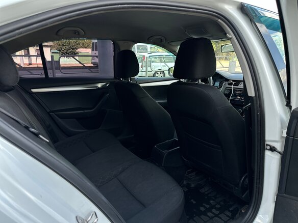 2018 Skoda Octavia III (A7) Рестайлинг, белый, 780000 рублей - вид 14