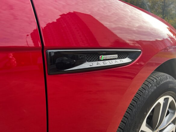 2019 Jaguar F-Pace I, красный, 3250000 рублей - вид 8