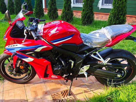 2026 Honda CBR 650R, красный, 1520000 рублей, вид 2