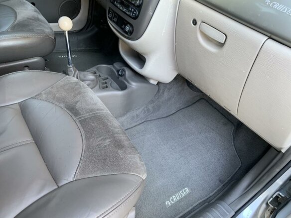 2001 Chrysler PT Cruiser, серебристый - вид 16