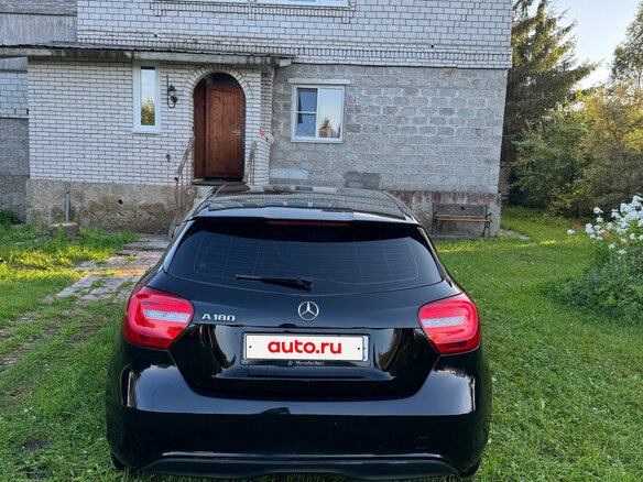 2014 Mercedes-Benz A-Класс 180 III (W176), чёрный, 950000 рублей - вид 3