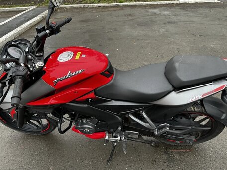 2019 Bajaj Pulsar NS 200, красный, 200000 рублей, вид 5