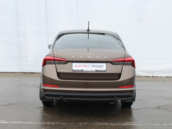 2020 Skoda Rapid II, коричневый, 1470000 рублей - вид 5