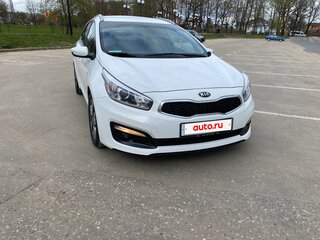 2018 Kia Ceed II Рестайлинг, белый, 1400000 рублей, вид 2