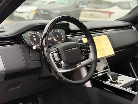 2026 Land Rover Range Rover P530 MHEV V, серый, 22180000 рублей, вид 4