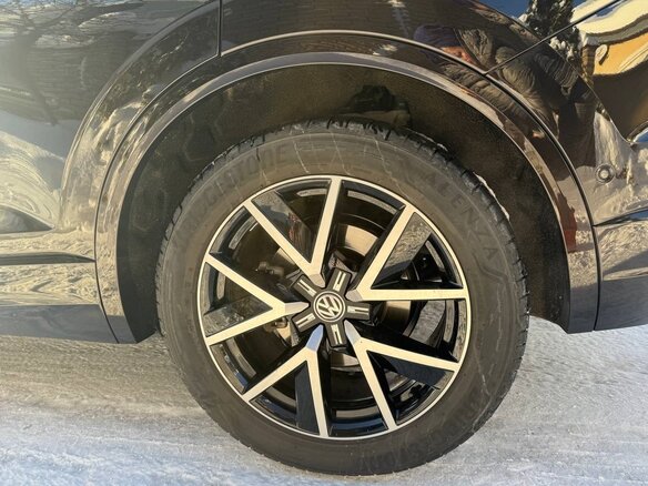 2018 Volkswagen Touareg III, коричневый, 7500000 рублей - вид 9