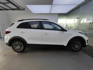 2019 Kia Rio X-Line IV, белый, 1530000 рублей, вид 4