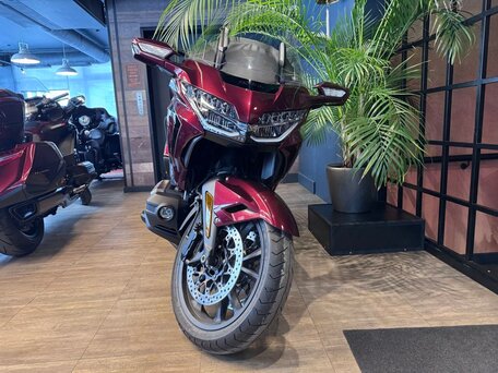 2025 Honda GL 1800 Gold Wing, пурпурный, 4600000 рублей, вид 4