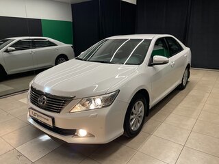 2012 Toyota Camry VII (XV50), белый, 1825000 рублей, вид 3
