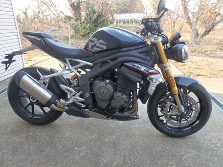 2022 Triumph Speed Triple, чёрный, 1390000 рублей, вид 2