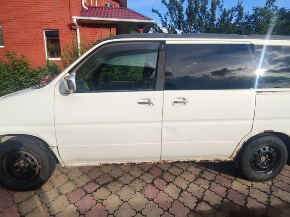 2000 Honda Stepwgn I Рестайлинг, белый, 333000 рублей - вид 2