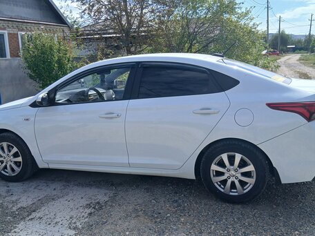 2019 Hyundai Solaris II, белый, 1400000 рублей, вид 3