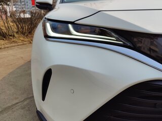 2020 Toyota Harrier IV (XU80), белый, 3800000 рублей, вид 3