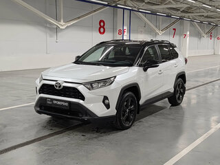 2021 Toyota RAV4 V (XA50), белый, 3050000 рублей, вид 1